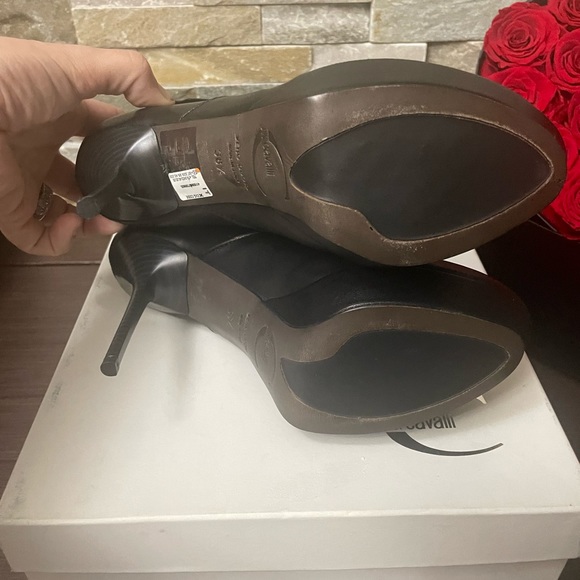 Just Cavalli Black Ruffle Booties - NIB - Picture 2 of 11